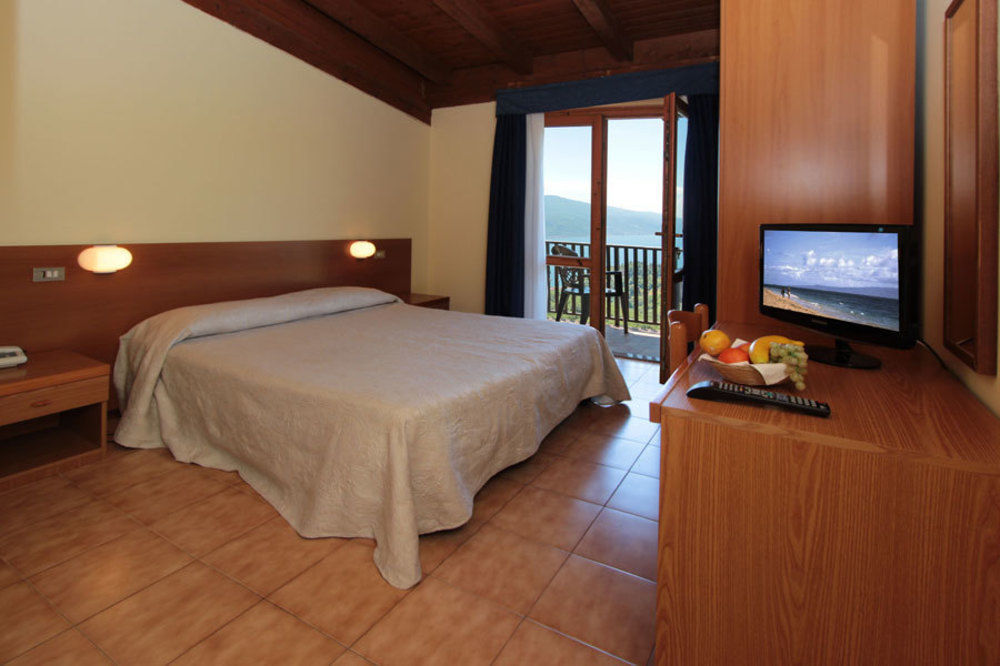 Park Hotel Faver Tremosine Extérieur photo